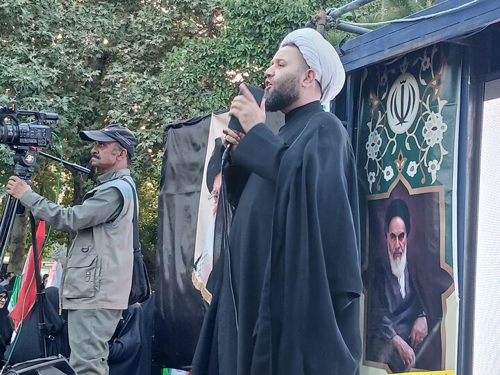 تصاویر/ اجتماع بانوان مشهدی در دفاع از حمایت از حجاب بانوان کشور آذربایجان