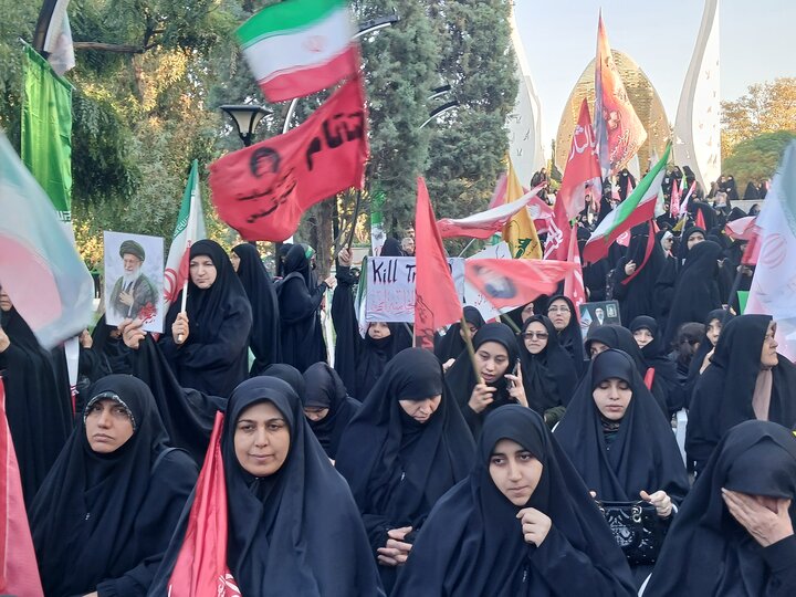 تصاویر/ اجتماع بانوان مشهدی در دفاع از حمایت از حجاب بانوان کشور آذربایجان