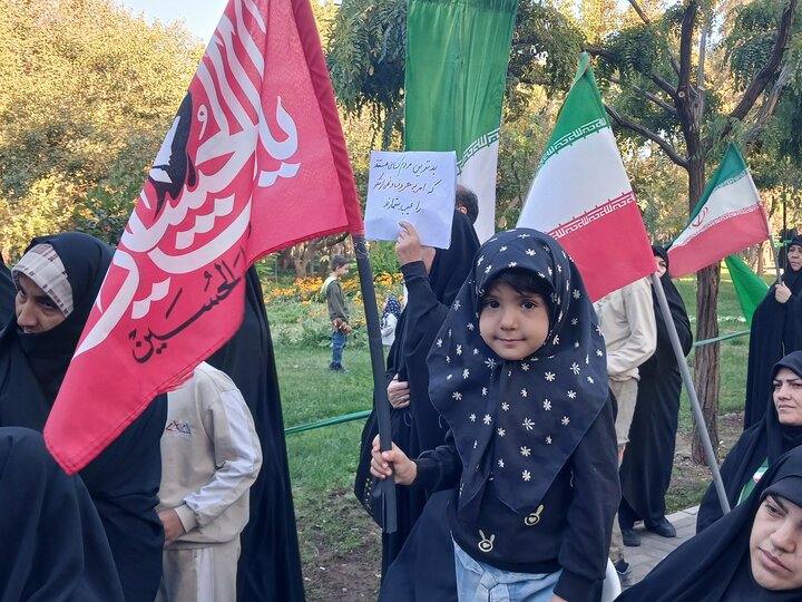 تصاویر/ اجتماع بانوان مشهدی در دفاع از حمایت از حجاب بانوان کشور آذربایجان