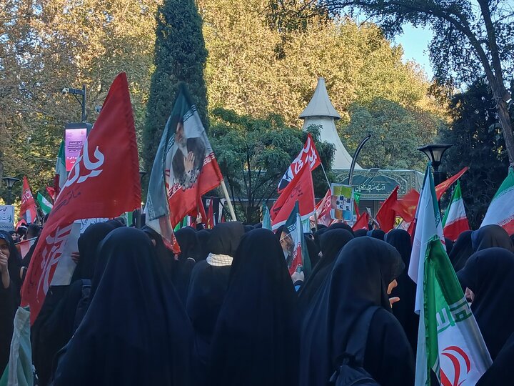 تصاویر/ اجتماع بانوان مشهدی در دفاع از حمایت از حجاب بانوان کشور آذربایجان