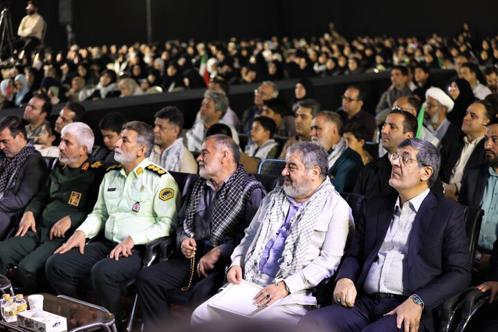 تصاویر/ اولین یادواره شهدای شاخص پدافند غیرعامل کشور و گرامیداشت شهدای یزدی جنگ‌های تحمیلی اخیر