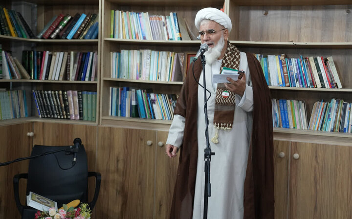 تصاویر/دیدار جمعی از اساتید و طلاب حوزه علمیه اراک با آیت‌الله اراکی