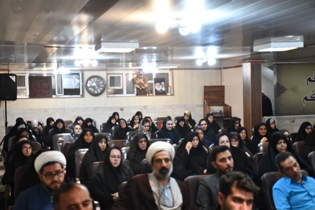 جلسه تفسیر قران کریم در خوی