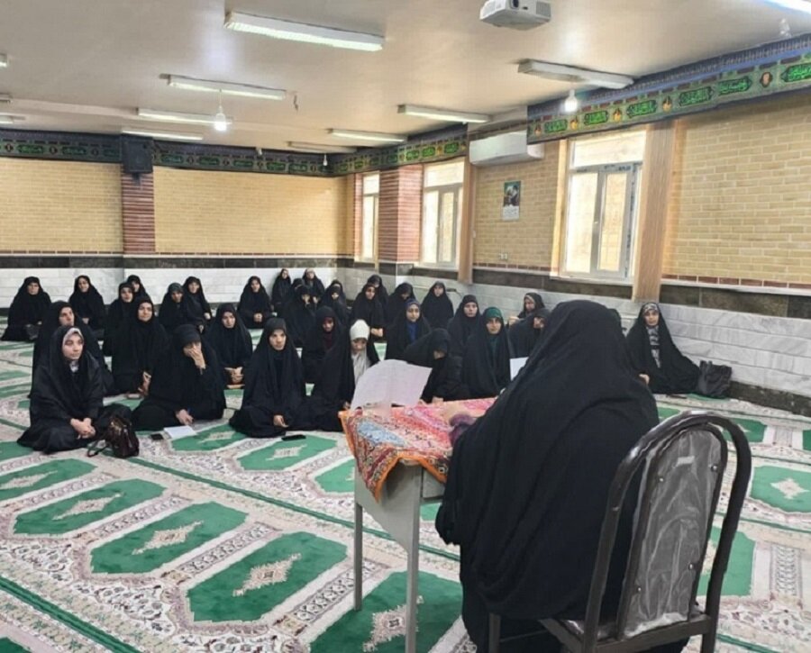 دشمن با هدف قرار دادن ارزش‌ها دنبال دگرگونی سبک زندگی اسلامی-ایرانی است