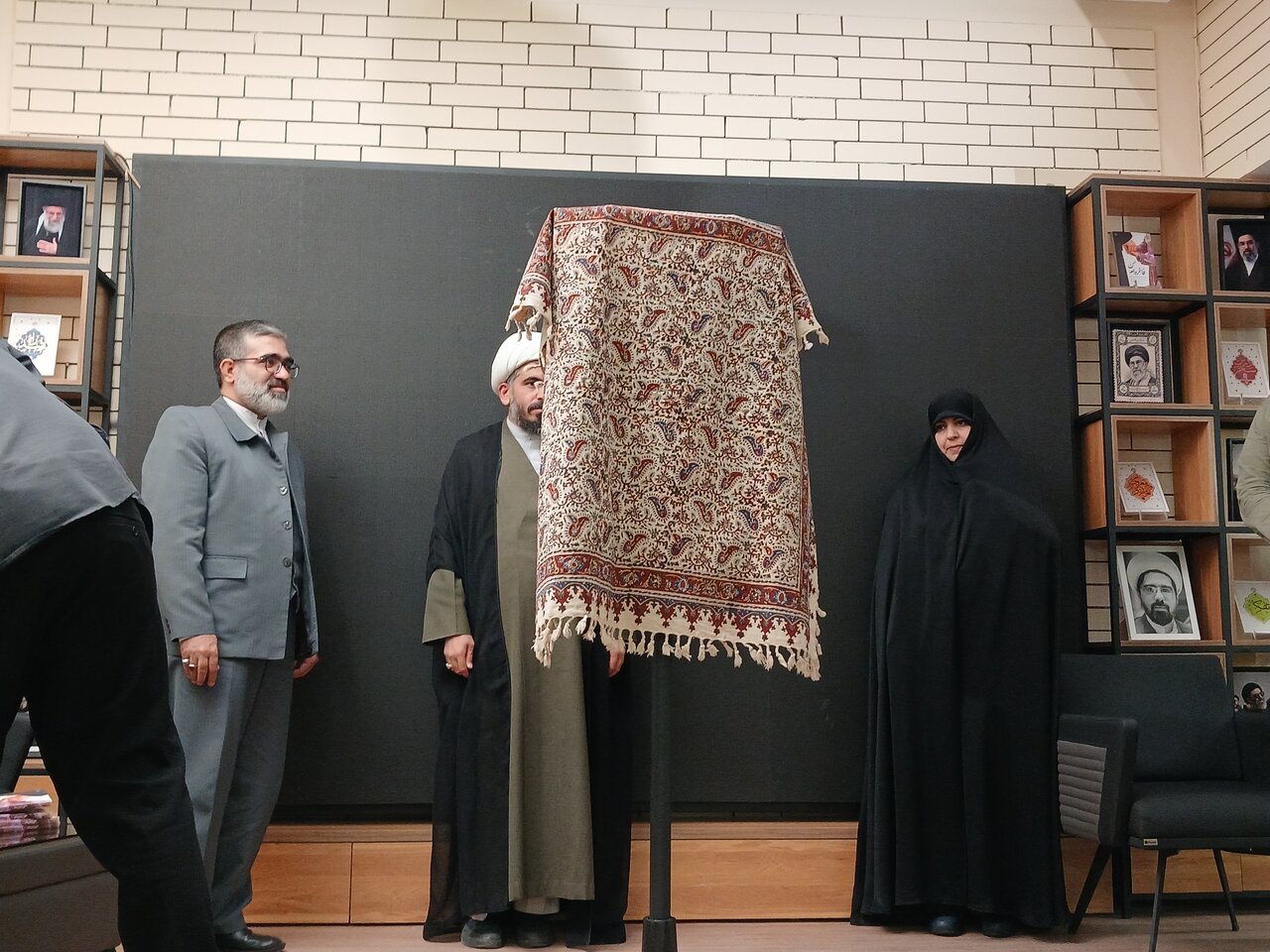 آیین رونمایی از کتاب محی‌الدین؛ برگ‌هایی از خاطرات مرحوم آیت‌الله محی‌الدین حائری شیرازی