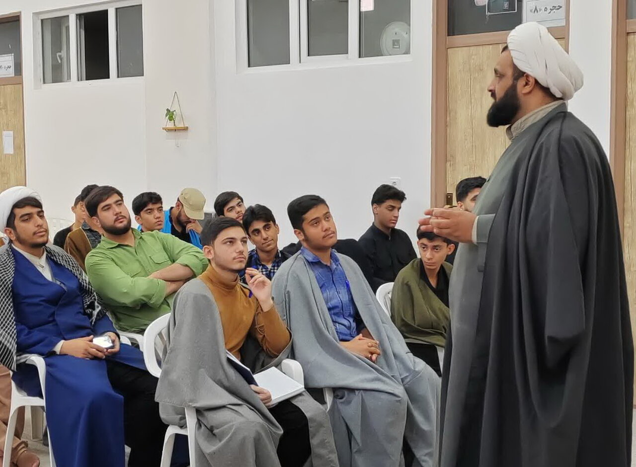  کارگاه‌ تهذیبی «عزت نفس» در مدرسه علمیه المهدی(عج) آران و بیدگل برگزار شد