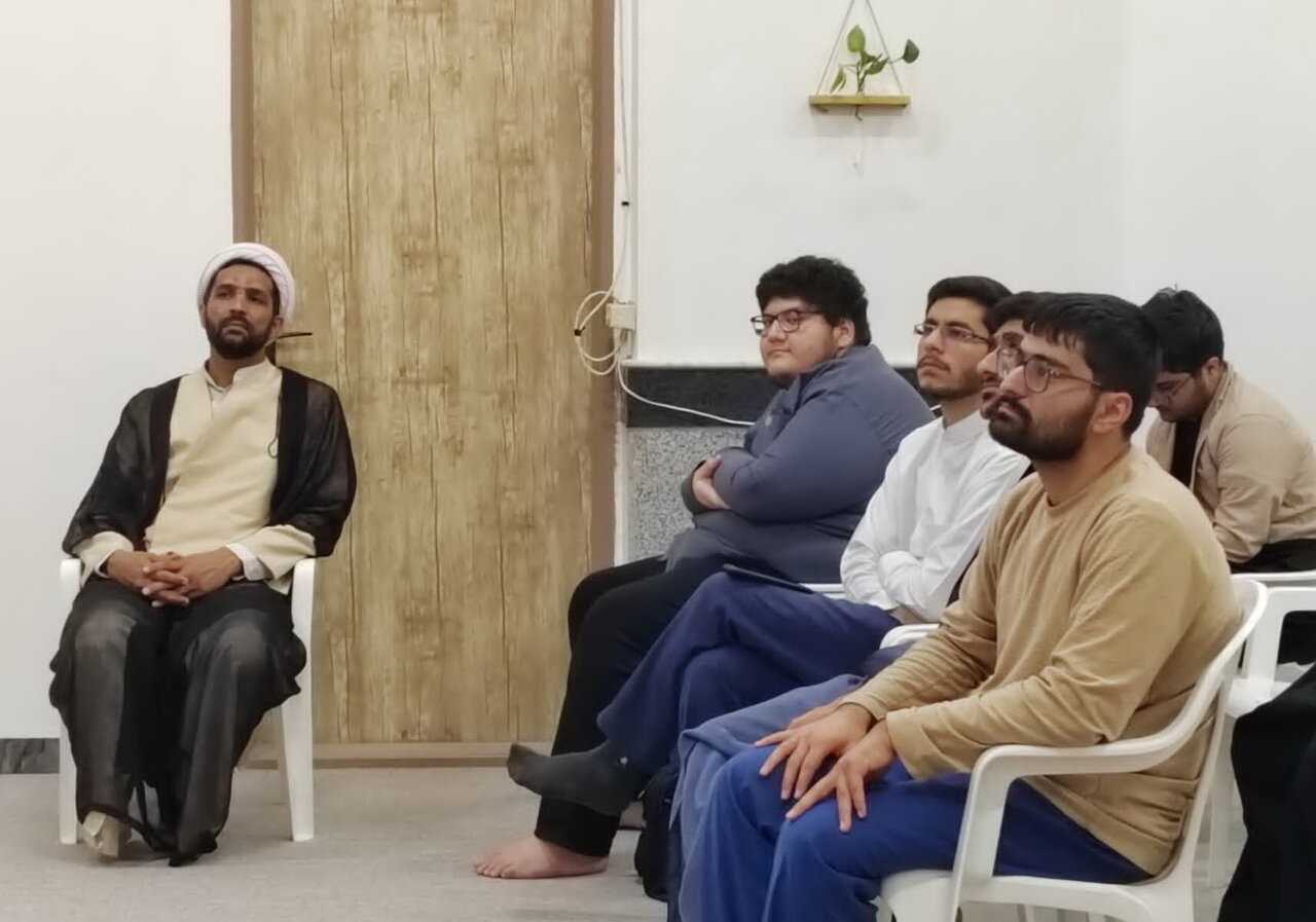  کارگاه‌ تهذیبی «عزت نفس» در مدرسه علمیه المهدی(عج) آران و بیدگل برگزار شد