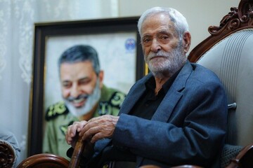 بزرگداشت پدر شهید سپهبد موسوی در قم/ پدران و مادران شهدا در اجر شهادت فرزندانشان شریک‌اند