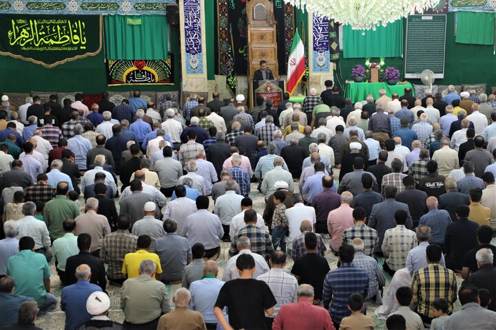 تصاویر/ برگزاری نماز جمعه بخش مرکزی یزد در مسجدجامع احمد آباد مشیر