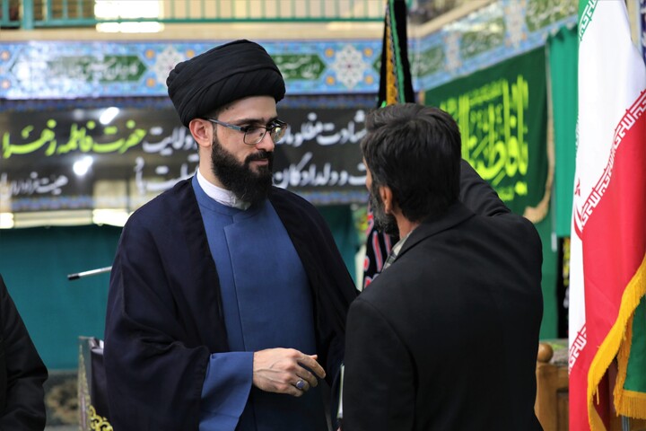 تصاویر/ برگزاری نماز جمعه بخش مرکزی یزد در مسجدجامع احمد آباد مشیر