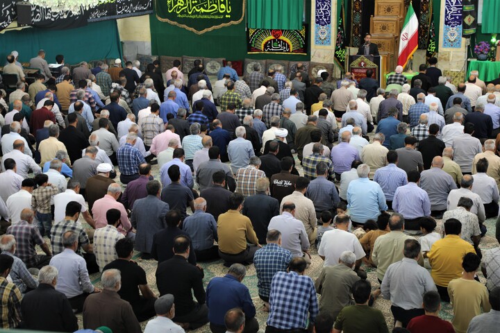 تصاویر/ برگزاری نماز جمعه بخش مرکزی یزد در مسجدجامع احمد آباد مشیر