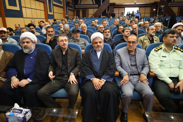 تصاویر/ حضور نماینده ولی‌فقیه مازندران در همایش تجلیل از خادمان و نقش‌آفرینان عرصه حضور در ساری