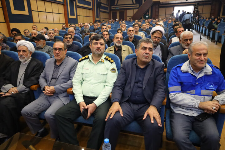 تصاویر/ حضور نماینده ولی‌فقیه مازندران در همایش تجلیل از خادمان و نقش‌آفرینان عرصه حضور در ساری