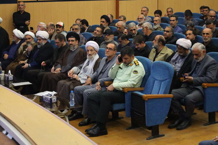 تصاویر/ حضور نماینده ولی‌فقیه مازندران در همایش تجلیل از خادمان و نقش‌آفرینان عرصه حضور در ساری