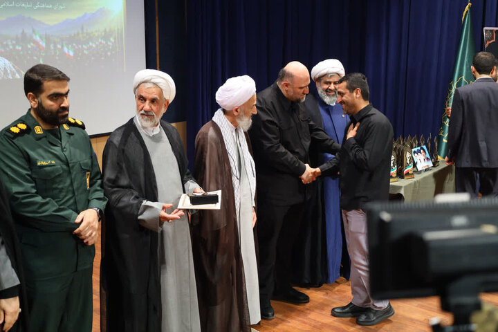 تصاویر/ حضور نماینده ولی‌فقیه مازندران در همایش تجلیل از خادمان و نقش‌آفرینان عرصه حضور در ساری
