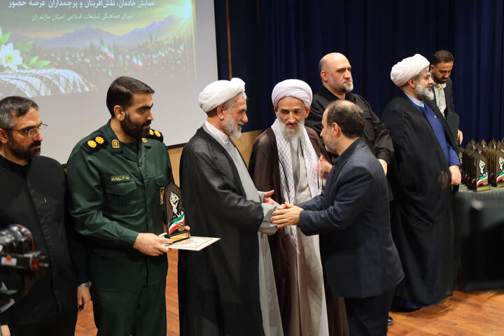 تصاویر/ حضور نماینده ولی‌فقیه مازندران در همایش تجلیل از خادمان و نقش‌آفرینان عرصه حضور در ساری