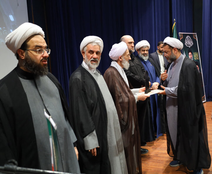تصاویر/ حضور نماینده ولی‌فقیه مازندران در همایش تجلیل از خادمان و نقش‌آفرینان عرصه حضور در ساری