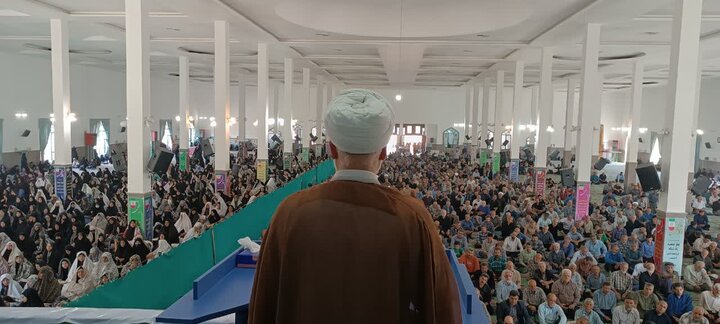 تصاویر/اقامه نماز عبادی سیاسی جمعه در ساوه
