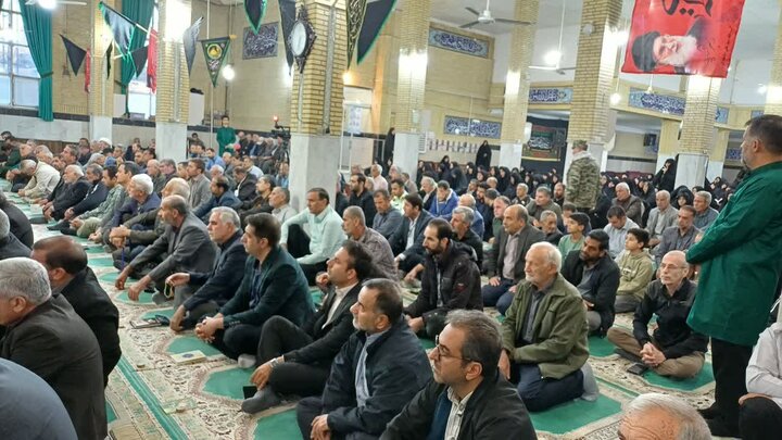 تصاویر/اقامه نماز عبادی سیاسی جمعه در خمین