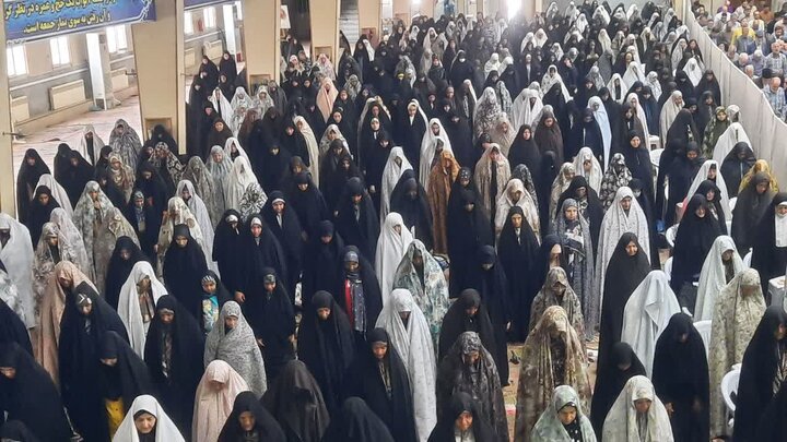 تصاویر/اقامه نماز عبادی سیاسی جمعه در خمین