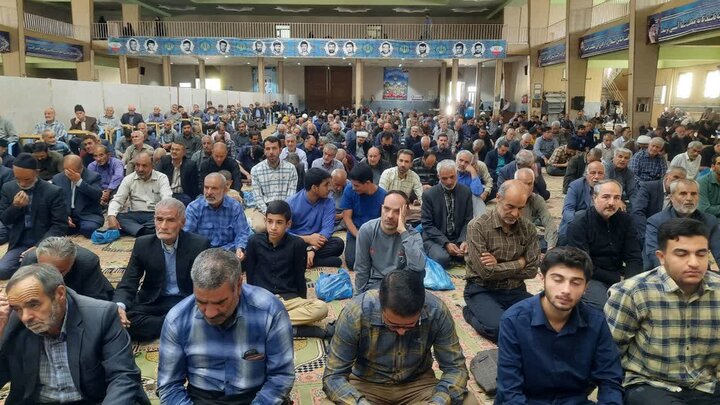 تصاویر/اقامه نماز عبادی سیاسی جمعه در خمین