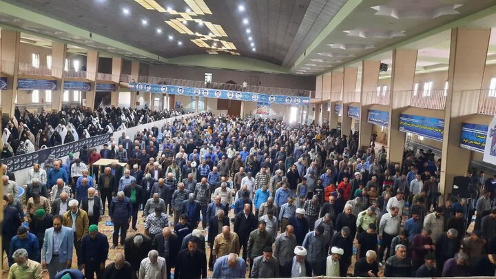 تصاویر/اقامه نماز عبادی سیاسی جمعه در خمین