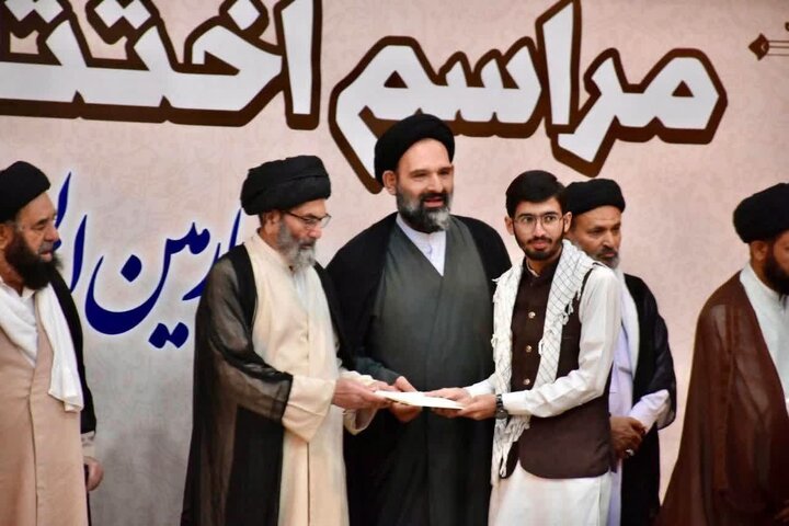 جامعۃ المصطفیٰ العالمیہ کے زیر اہتمام بین المدارس علمی مقابلوں کی اختتامی تقریب
