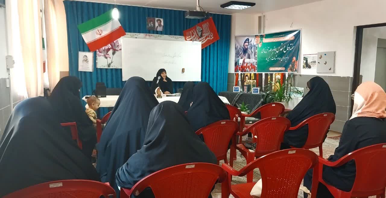 یکی از نتایج طلبگی رفتار بهتر با خانواده و اطرافیان است
