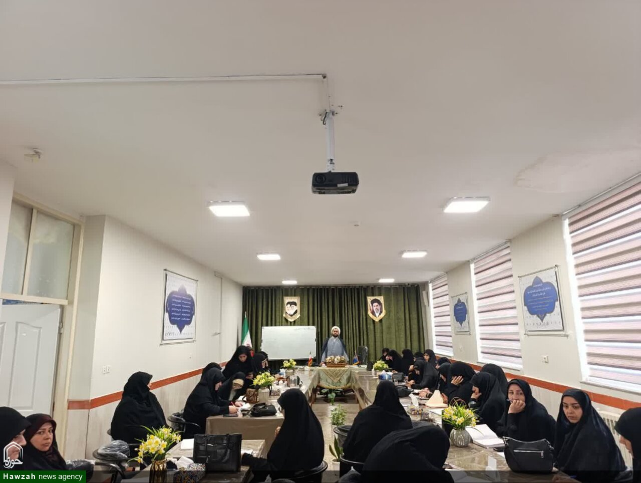 راهبرد فعالسازی «حلقههای میانی» در جامعه؛ جزئیات گردهمایی آموزشی مبلغان در تبریز