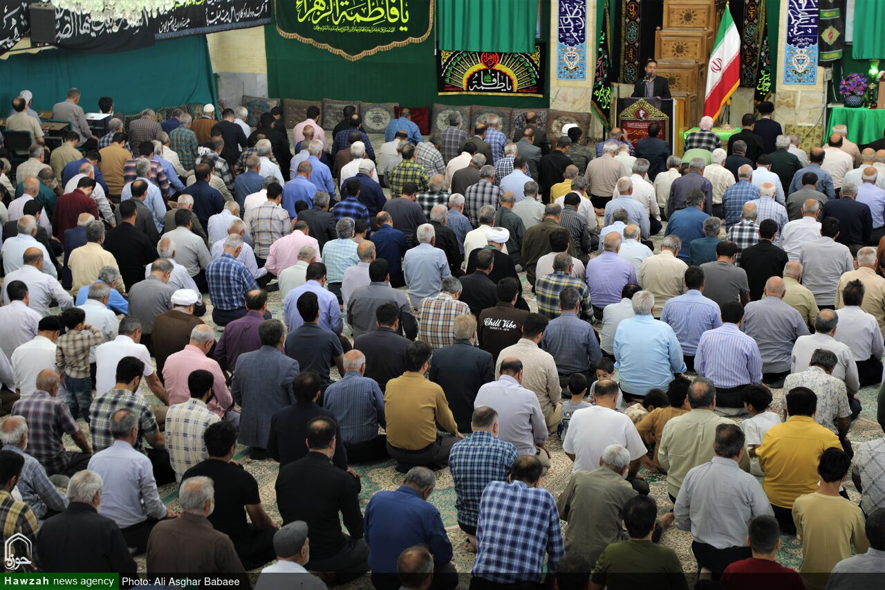تصاویر/ برگزاری نماز جمعه بخش مرکزی یزد در مسجدجامع احمد آباد مشیر