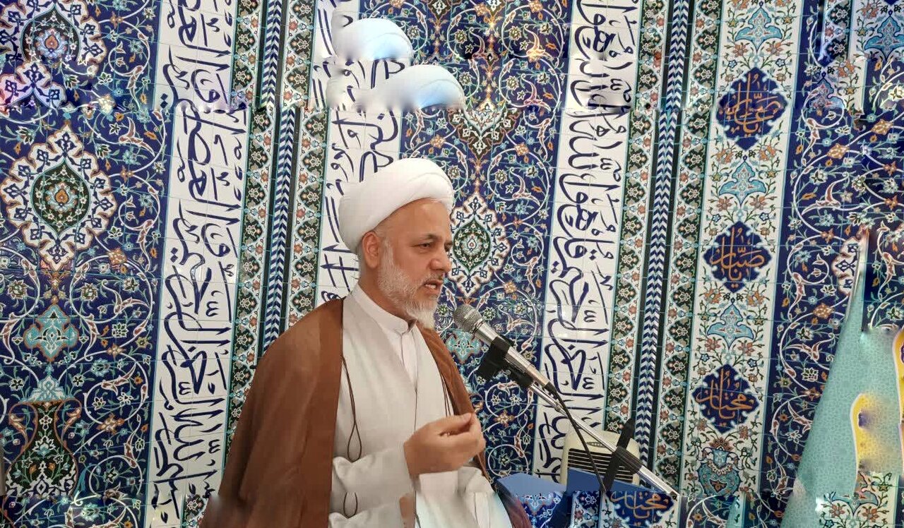 تصاویر/اقامه نماز عبادی سیاسی جمعه در ساوه