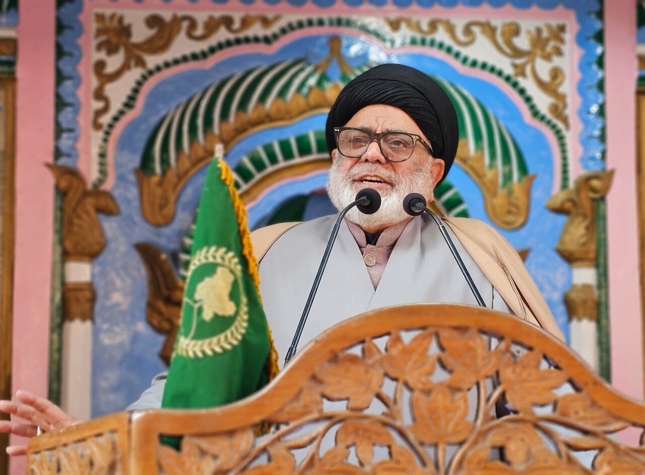 آینده امت اسلامی در گرو ایمان و تربیت قرآنی نسل جوان است