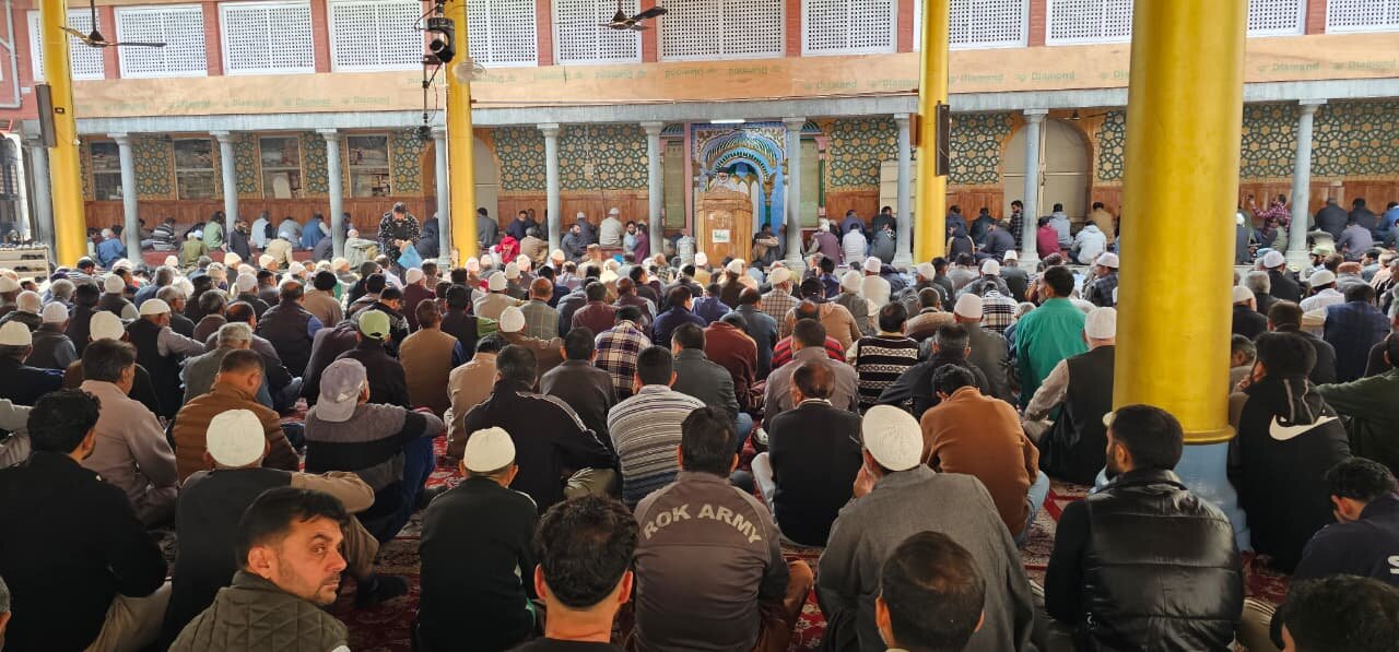 آینده امت اسلامی در گرو ایمان و تربیت قرآنی نسل جوان است