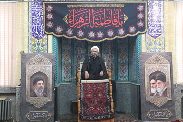 تصاویر/ مراسم عزاداری فاطمیه اول در مدرسه علمیه آیت الله آخوند (ره)