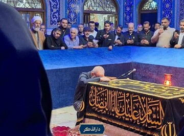 پزشکیان به زیارت حرم مطهر امام رضا(ع) مشرف شد/ ادای احترام به مزار نورانی رهبر شهید و عظیم‌الشأن انقلاب