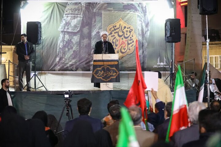تصاویر / حضور امام جمعه قزوین در اجتماع مردم استان زنجان