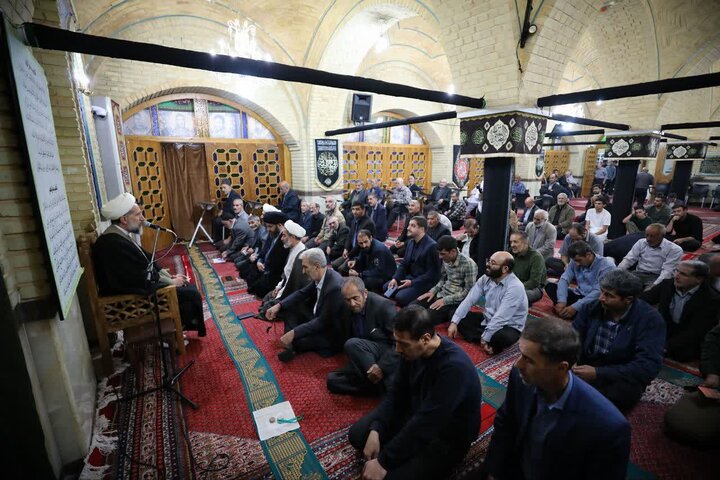 تصاویر / بازدید  نماینده ولی فقیه در استان قزوین  از حسینیه اعظم زنجان