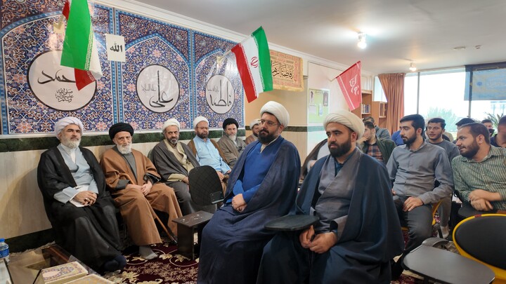 تصاویر/ حضور معاون آموزش حوزه های علمیه در مدرسه علمیه سفیران هدایت همدان