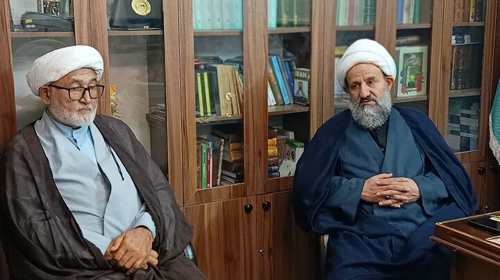 تصاویر/ دیدار جمعی از بزرگان اهل تشیع و اهل تسنن گرمسار به صورت جداگانه با امام جمعه گرمسار