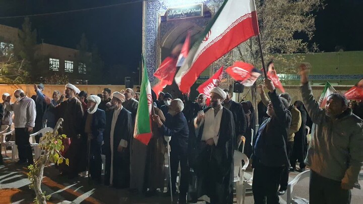 تصاویر| حضور طلاب و اساتید مدرسه علمیه امام محمد باقر(ع) در تجمع مردمی نیمبلوک