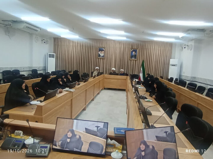 تأکید بر حمایت و تقویت شبکه مبلغه های خواهر در دانشگاه‌ها