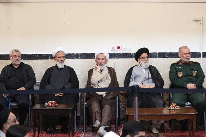 مراسم عزاداری شهادت حضرت زهرا(س) در دفتر آیت الله العظمی مکارم شیرازی
