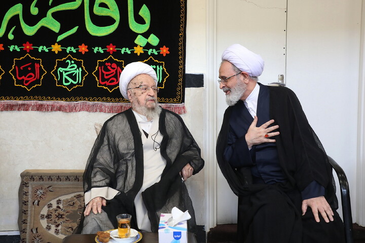 مراسم عزاداری شهادت حضرت زهرا(س) در دفتر آیت الله العظمی مکارم شیرازی
