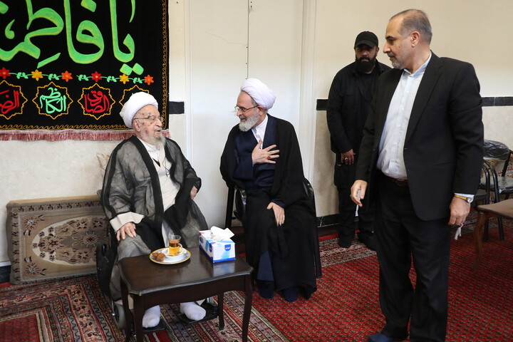 مراسم عزاداری شهادت حضرت زهرا(س) در دفتر آیت الله العظمی مکارم شیرازی

