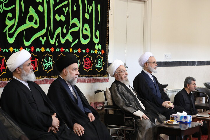 مراسم عزاداری شهادت حضرت زهرا(س) در دفتر آیت الله العظمی مکارم شیرازی
