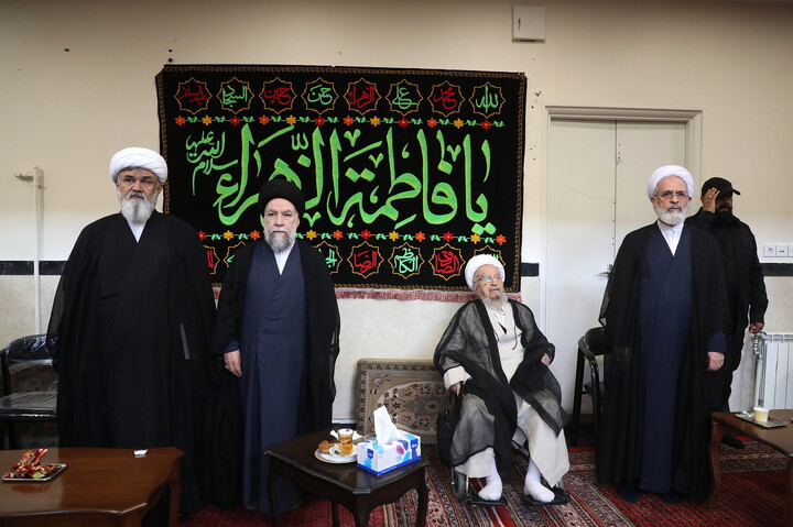 مراسم عزاداری شهادت حضرت زهرا(س) در دفتر آیت الله العظمی مکارم شیرازی
