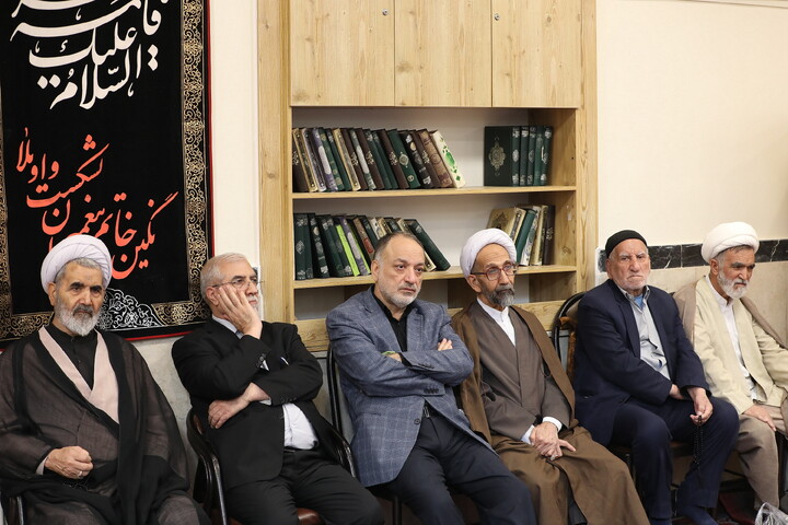 مراسم عزاداری شهادت حضرت زهرا(س) در دفتر آیت الله العظمی مکارم شیرازی

