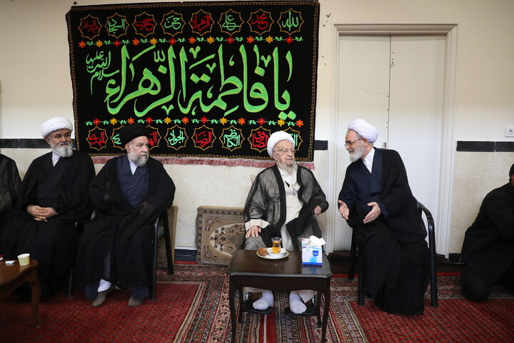 مراسم عزاداری شهادت حضرت زهرا(س) در دفتر آیت الله العظمی مکارم شیرازی
