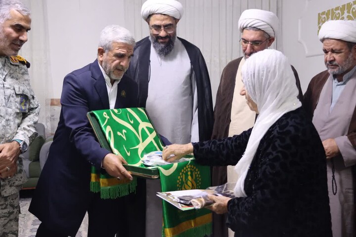 تقدیر امام جمعه همدان از خانواده‌های شهدا در ثلاث باباجانی