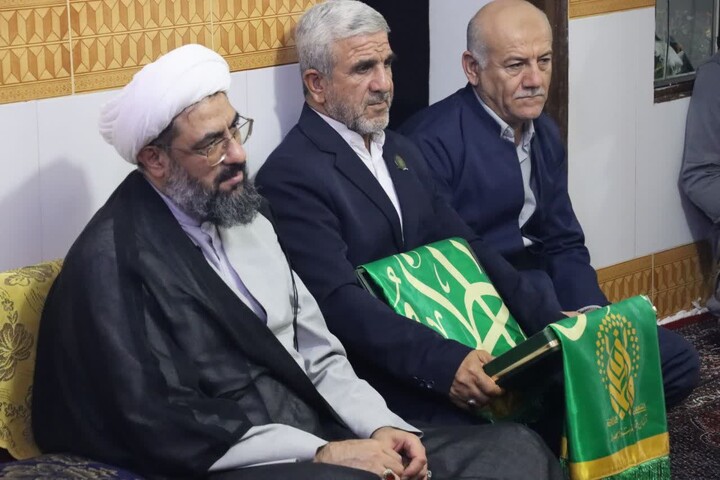 تقدیر امام جمعه همدان از خانواده‌های شهدا در ثلاث باباجانی